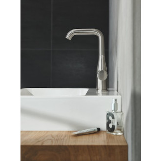Vysoká umývadlová batéria Grohe Essence New s otočným ramienkom supersteel 32628DC1