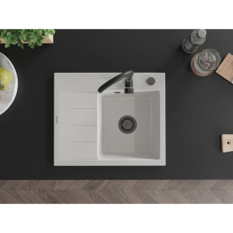 Jednodrezový žulový drez Mexen Ben s odkvapkávačom, pravý, 600 x 500 mm, biely, čierny sifón - 6523605000-20-B