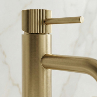 REA Kúpeľňová batéria Lungo Stripe Brush Gold REA-B8051