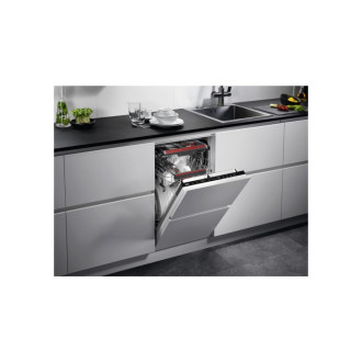 Vestavná myčka nádobí 45cm AEG FSE73507P