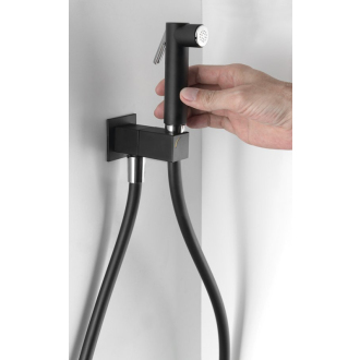 Nástenný ventil s ručnou bidet. spŕškou a bezp. poistkou,hranatý,čierna mat SG108NE