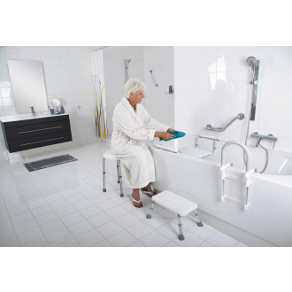 HANDICAP kúpeľňová stolička, priemer 45cm, biela A170101 58957